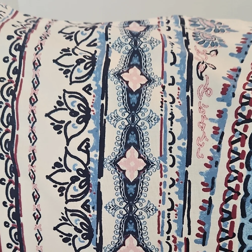 Artisan De Luxe Home Blue Burgundy Hues Cotton Standard Pillow Sham Set